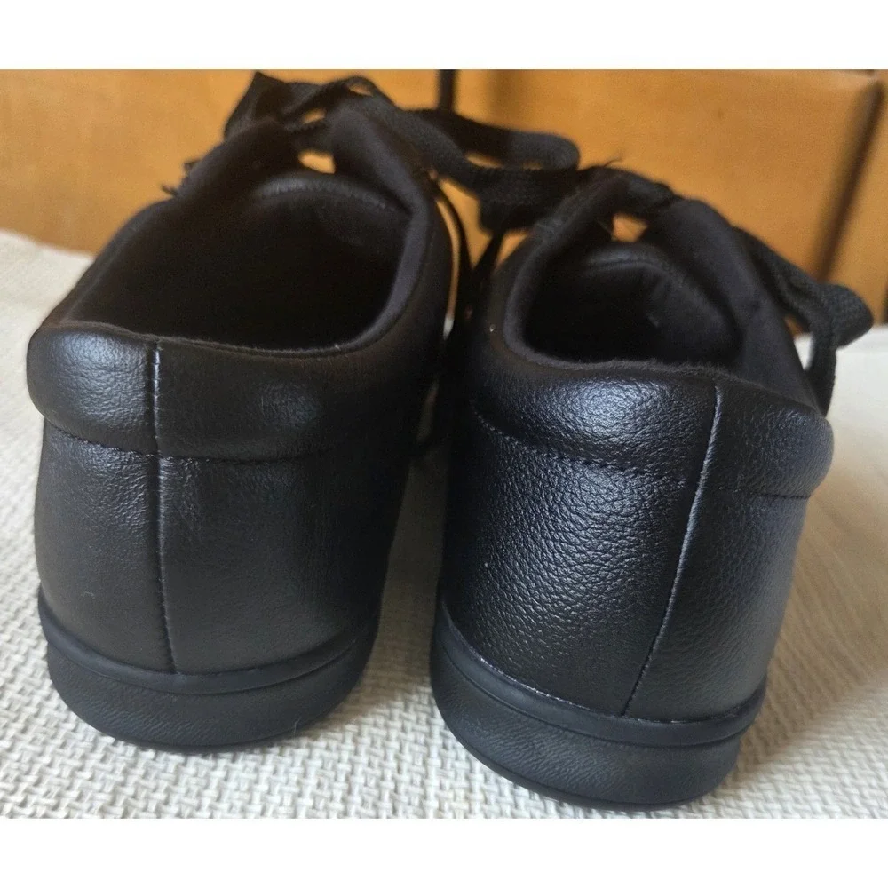 EASY SPIRIT ~ AP1 Anti-Gravity Women's  Black Leather Walking Shoes Sz